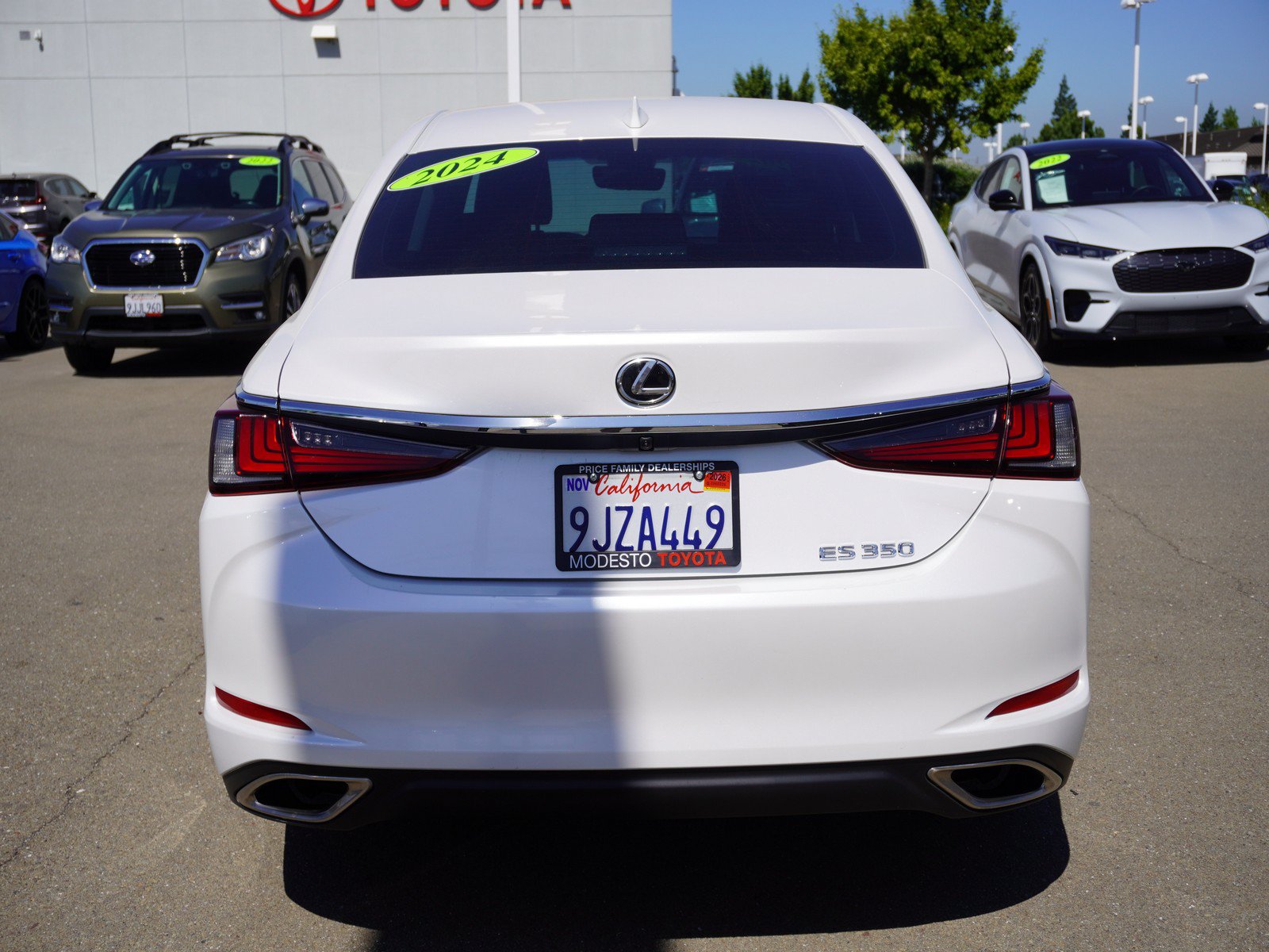 Used 2024 Lexus ES 350 FWD image 9