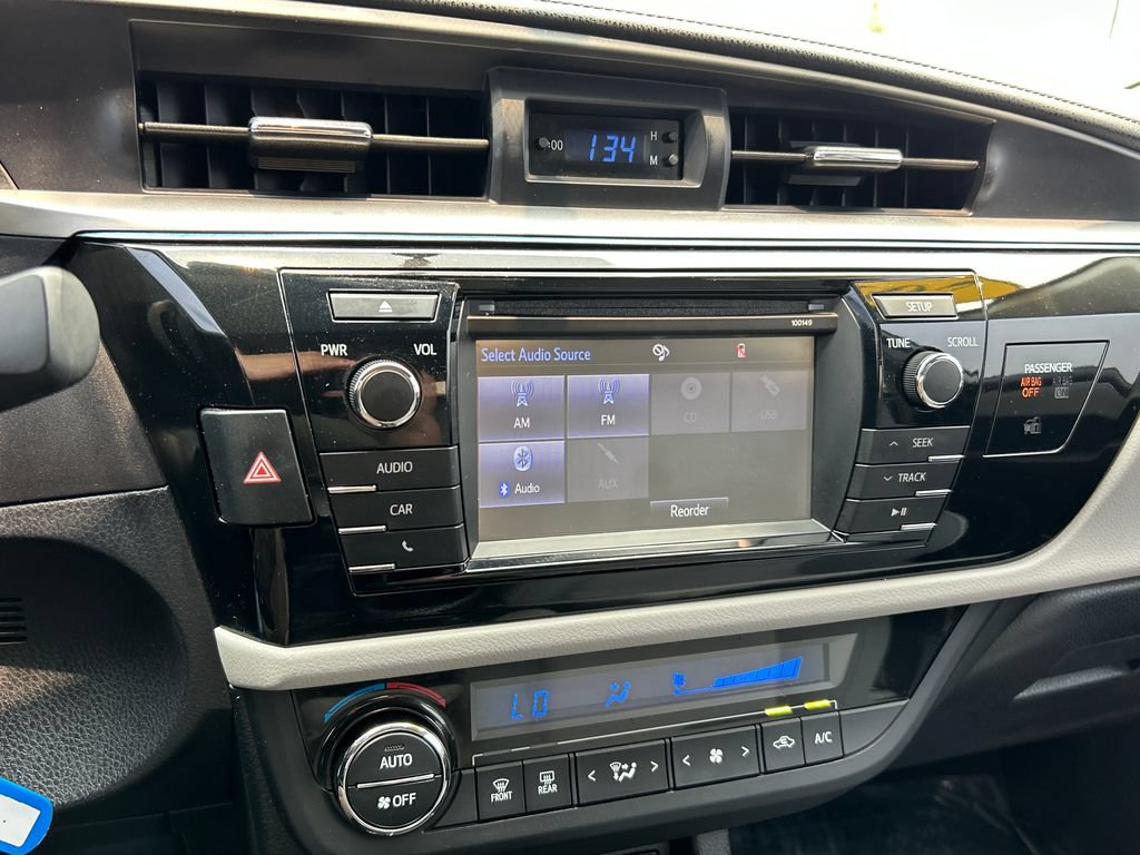 Used 2015 Toyota Corolla LE FWD image 10
