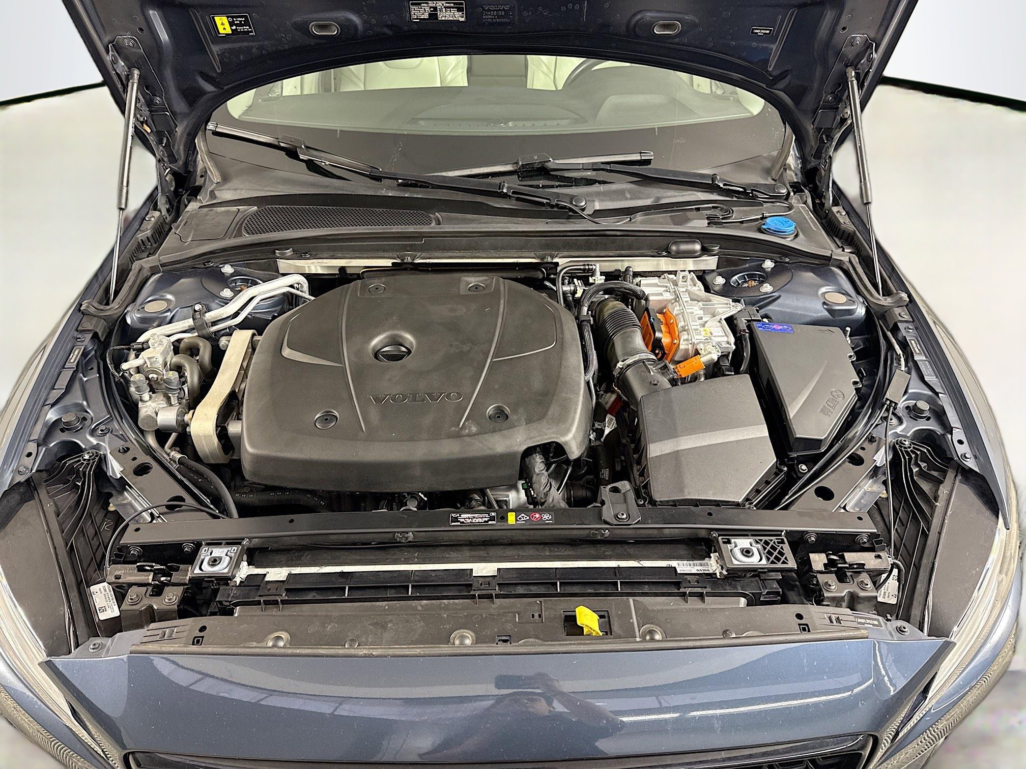 Used 2023 Volvo S60 T8 Plus image 39
