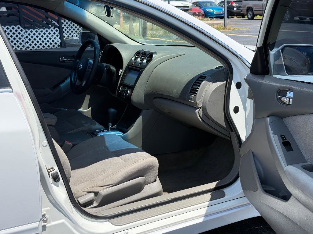 Used 2010 Nissan Altima 2.5 S image 16