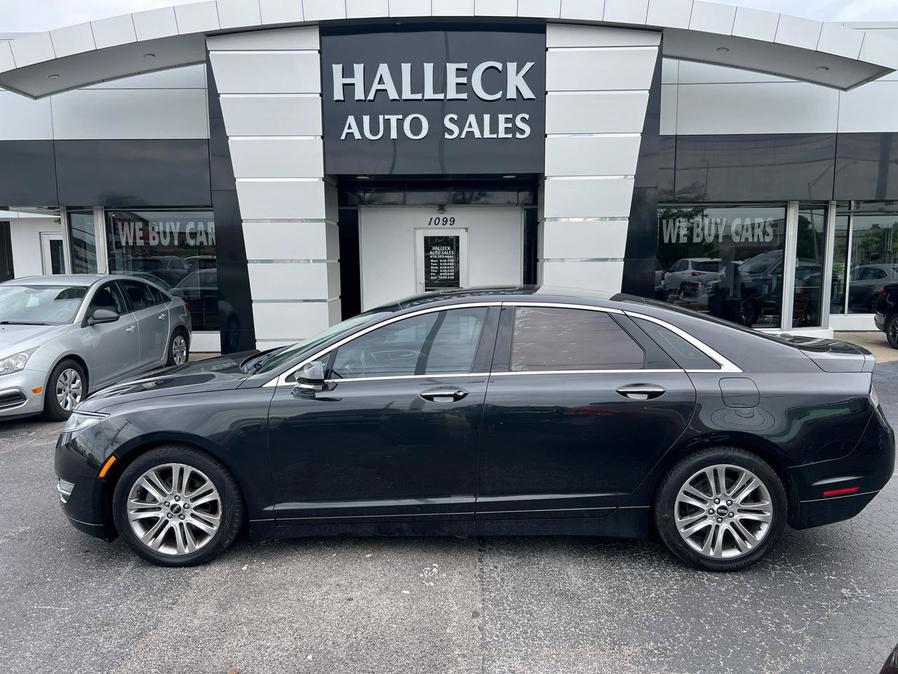 Used 2013 Lincoln MKZ FWD image 1