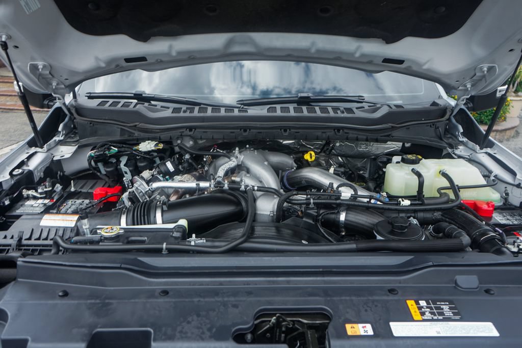Used 2025 Ford F450 Platinum w/ FX4 Off-Road Package AWD/4WD image 12