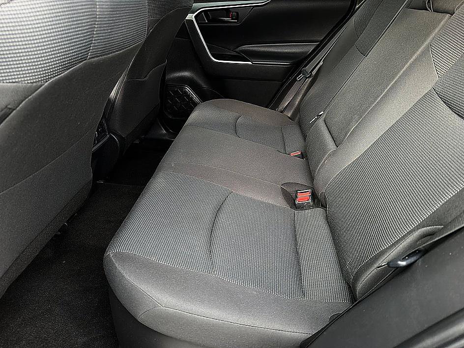 Used 2023 Toyota RAV4 LE AWD/4WD image 9