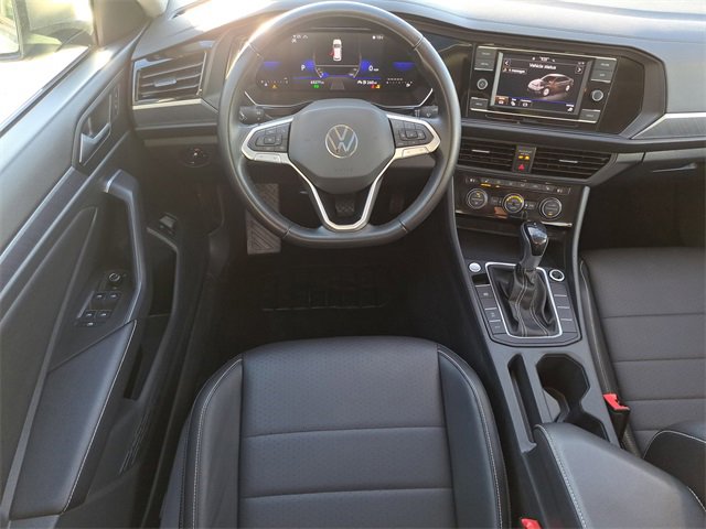 Used 2024 Volkswagen Jetta SE image 11