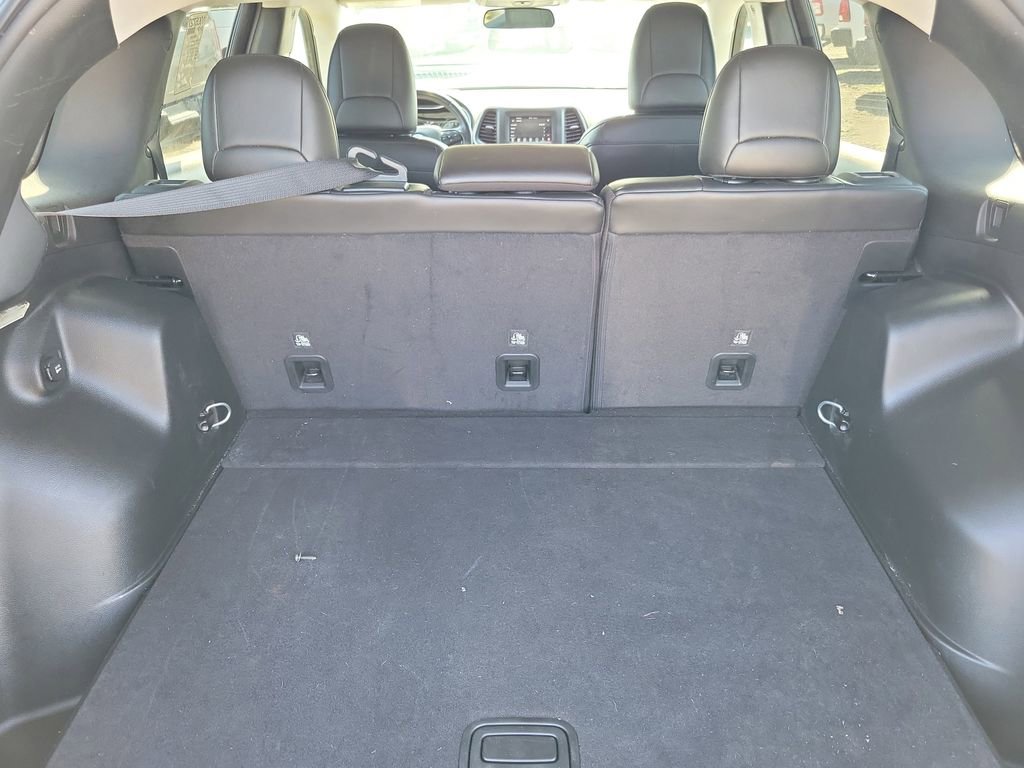 Used 2020 Jeep Cherokee Latitude Plus FWD image 10