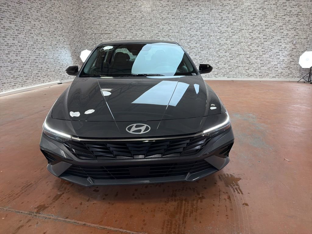 New 2026 Hyundai Elantra SEL Sport image 2