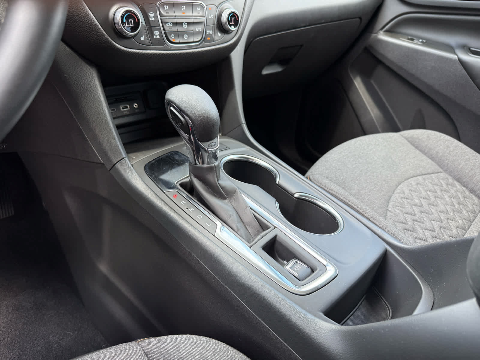 Used 2024 Chevrolet Equinox LT FWD image 20