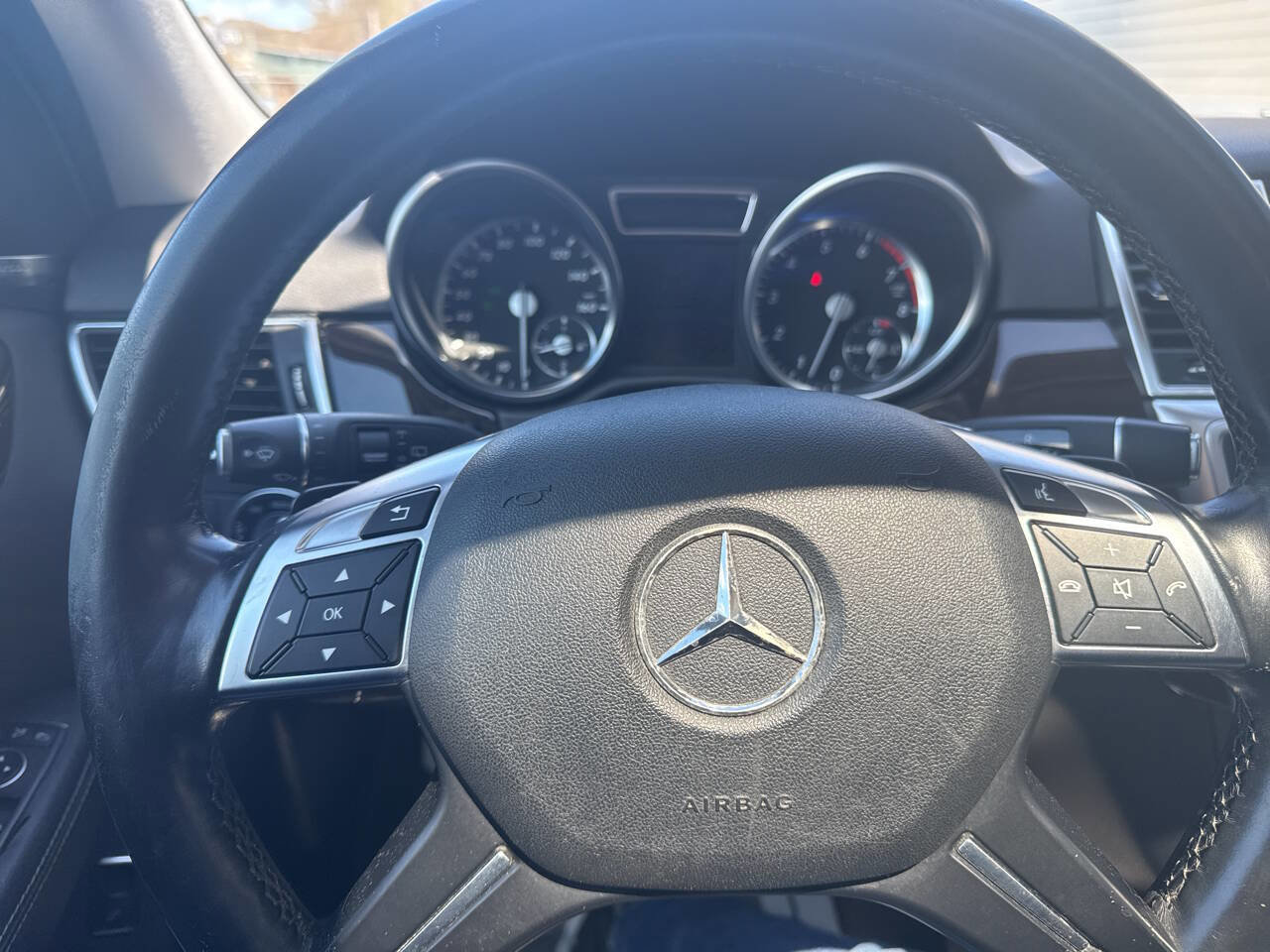 Used 2015 Mercedes-Benz ML 350 4MATIC image 34