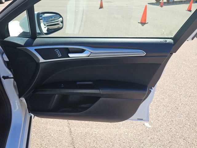Used 2020 Ford Fusion SE FWD image 32