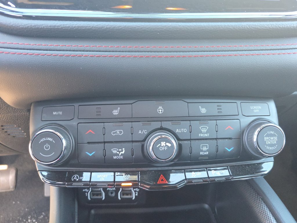 Used 2025 Dodge Durango GT AWD/4WD image 16