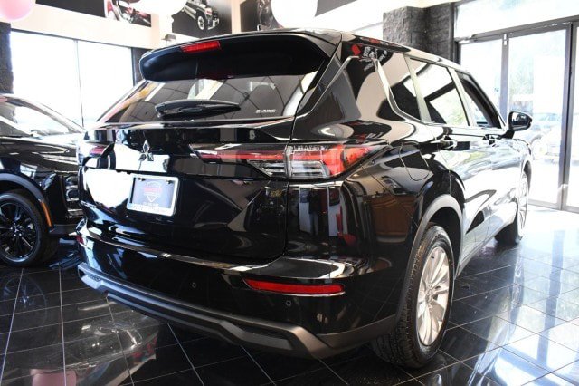 New 2026 Mitsubishi Outlander ES AWD/4WD image 5