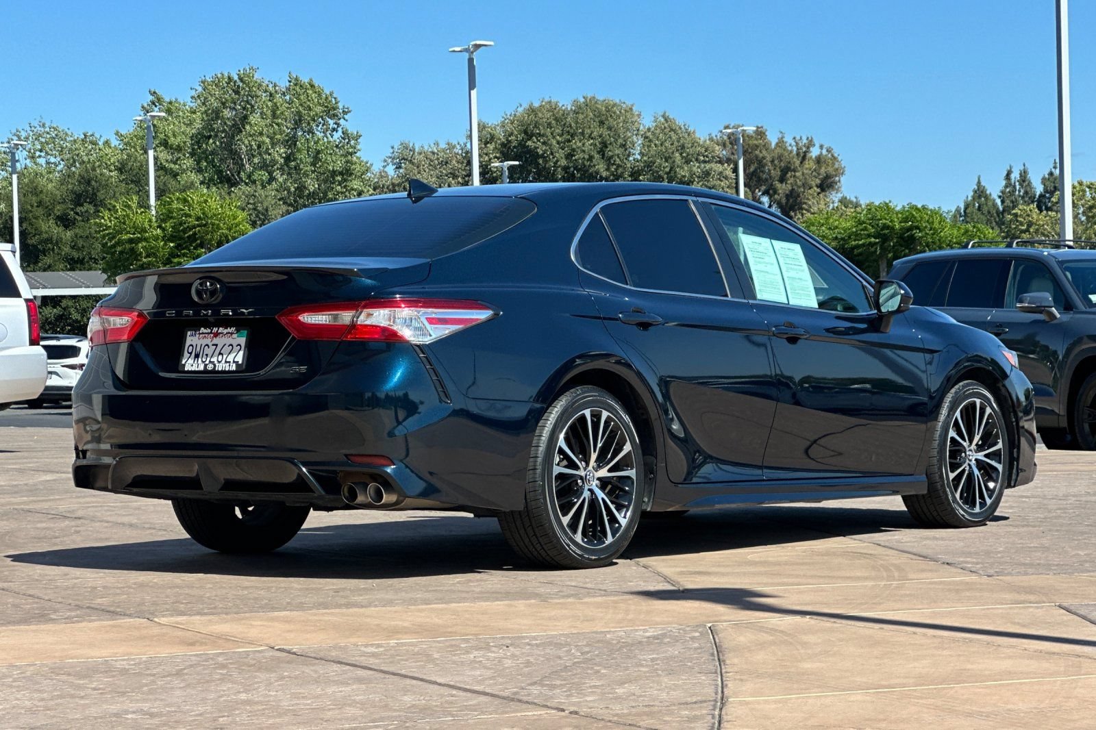 Certified 2020 Toyota Camry SE w/ Carpet Mat Package FWD image 4