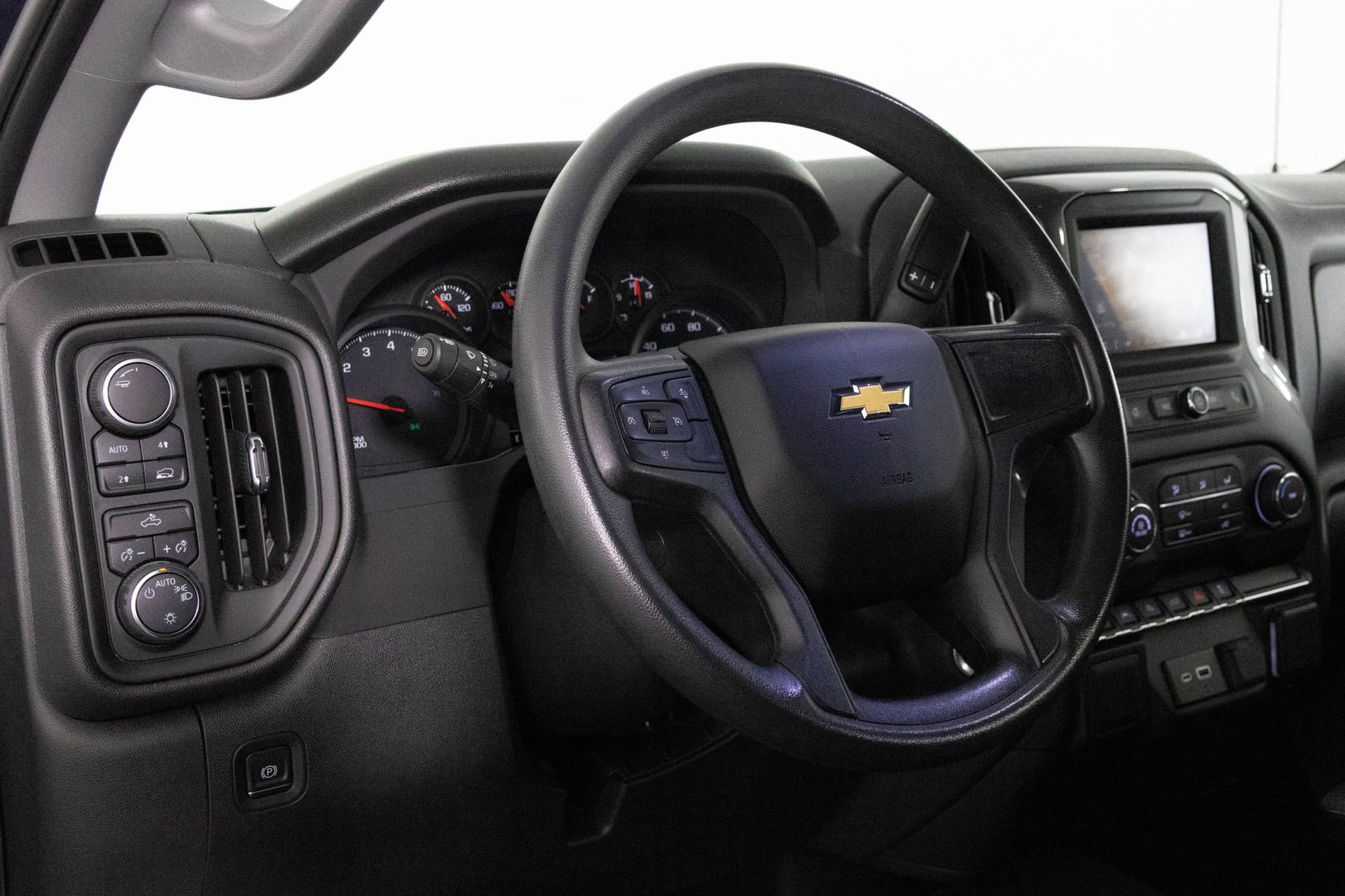 Used 2022 Chevrolet Silverado 1500 Custom image 32