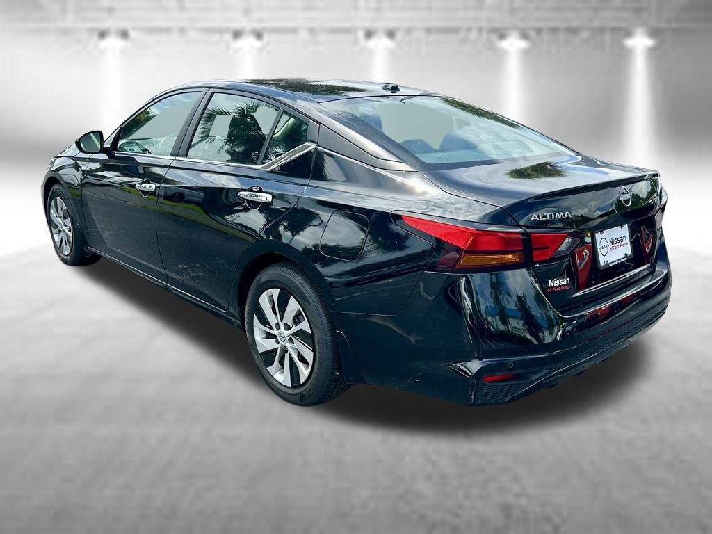 Certified 2025 Nissan Altima 2.5 S FWD image 9