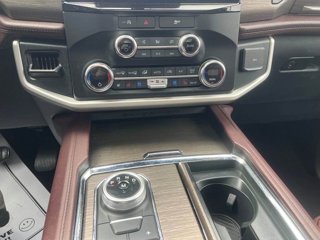Used 2023 Ford Expedition Max Limited image 19