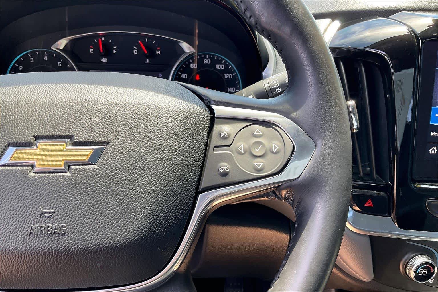 Used 2020 Chevrolet Traverse LT FWD image 19