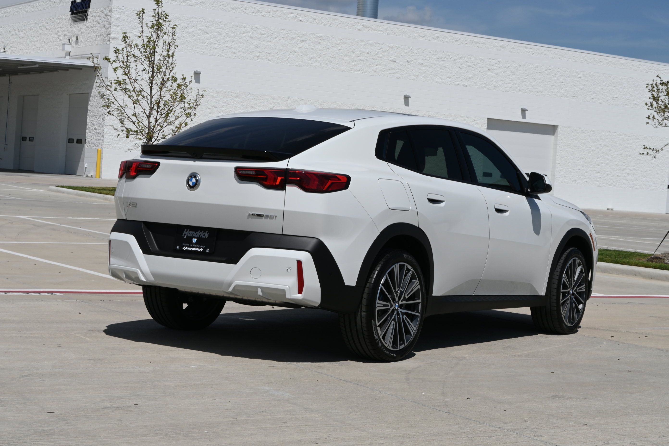 New 2027 BMW X2 xDrive28i AWD/4WD image 8