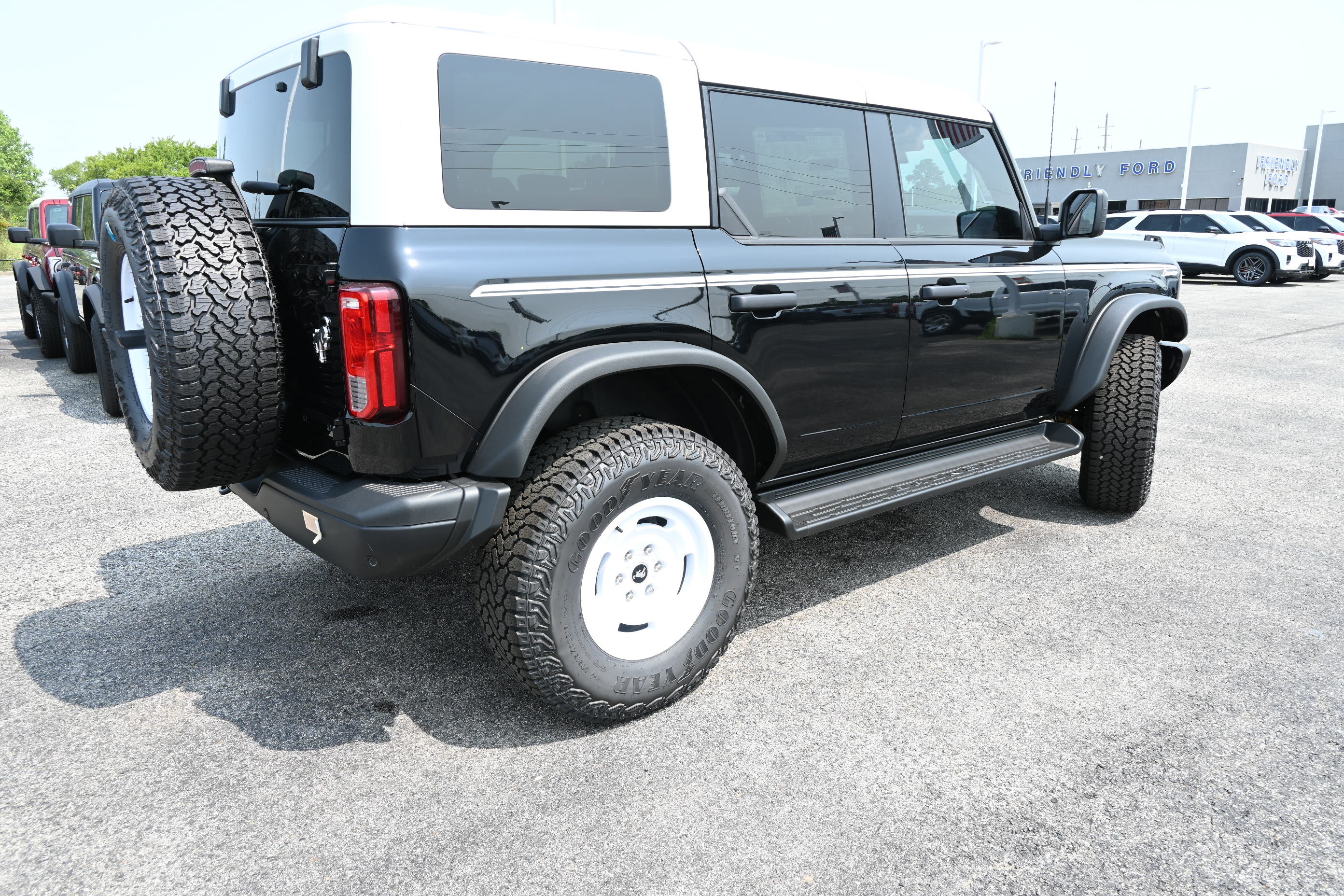 New 2026 Ford Bronco Heritage Edition AWD/4WD image 3