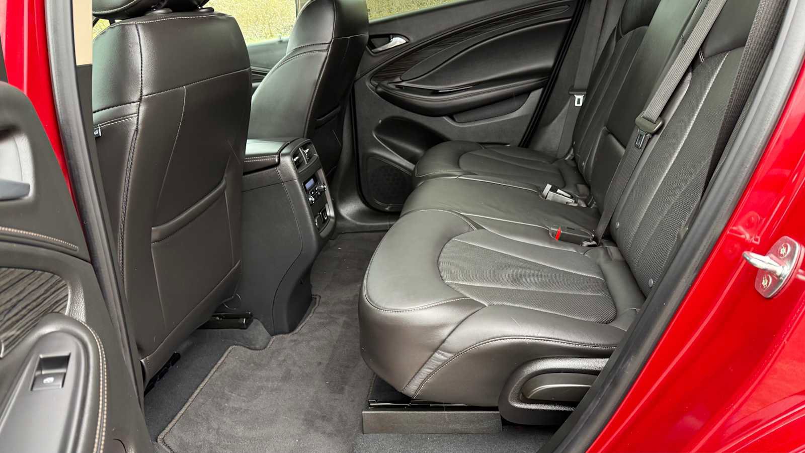 Used 2018 Buick Envision Premium image 8