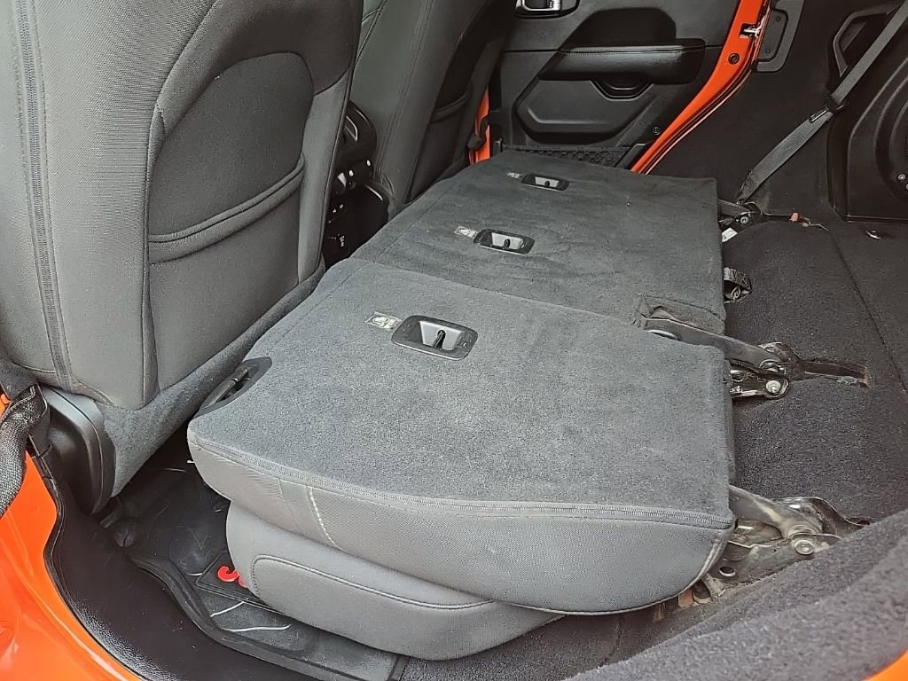 Used 2020 Jeep Wrangler Unlimited Sahara w/ Uconnect 4C Nav & Sound Group image 93