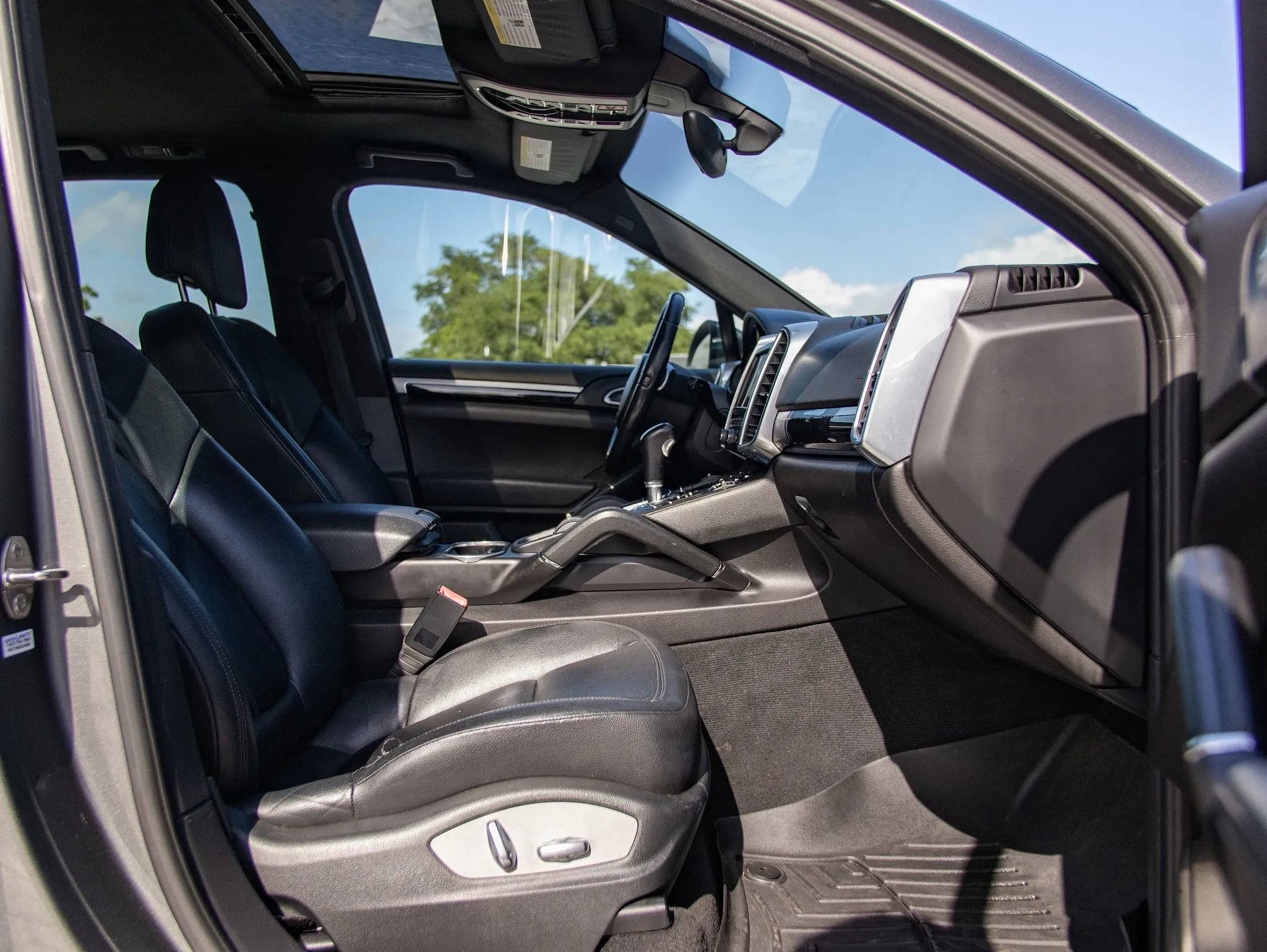 Used 2014 Porsche Cayenne AWD/4WD image 21