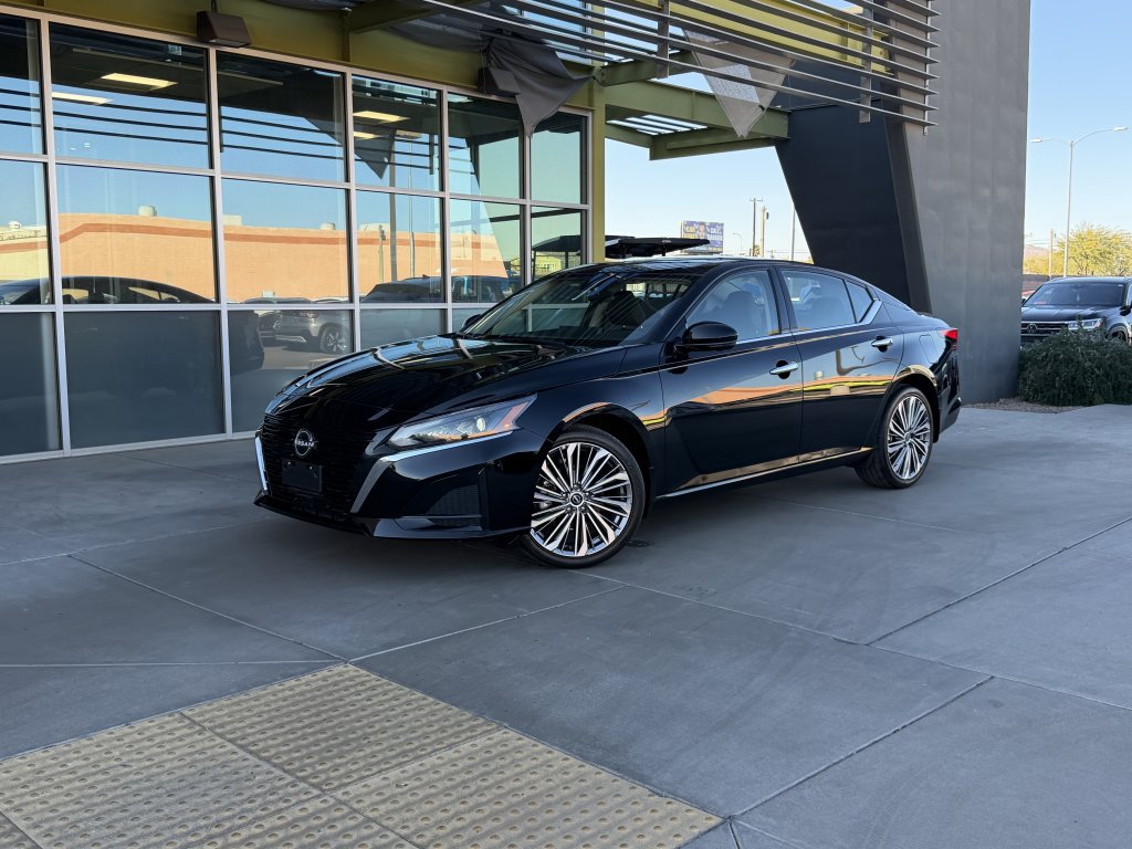 Used 2024 Nissan Altima 2.5 SL image 1