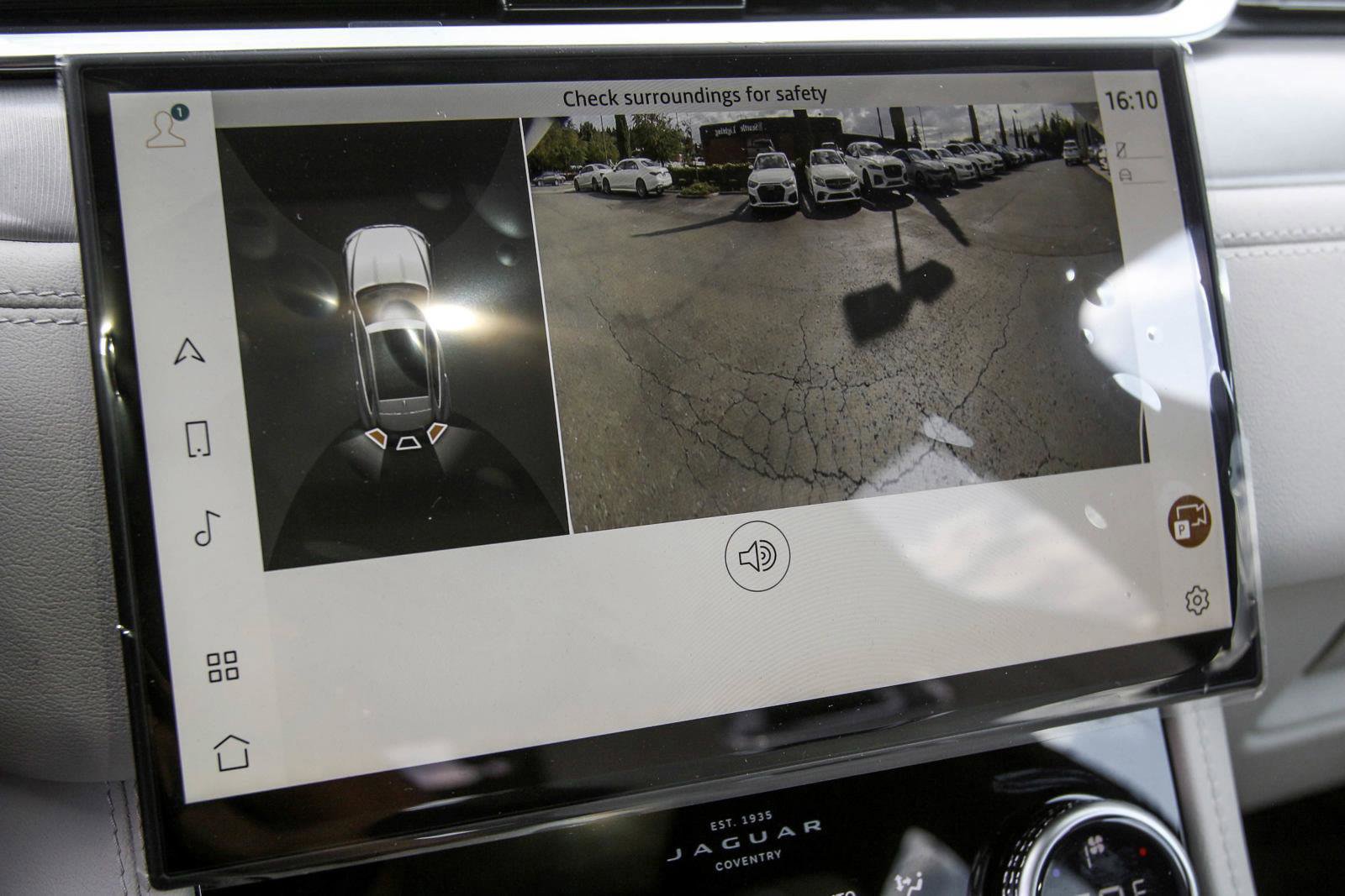 New 2025 Jaguar F-PACE R-Dynamic S image 30