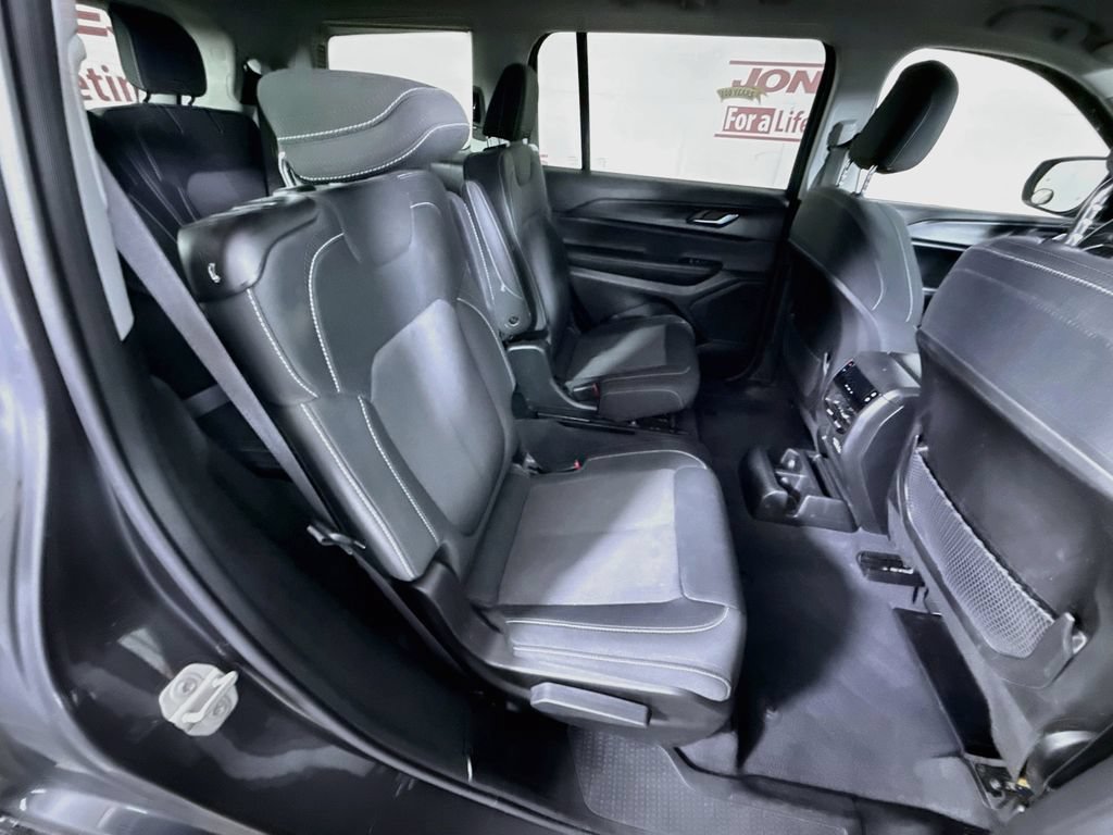 Used 2023 Jeep Grand Cherokee L Laredo AWD/4WD image 29