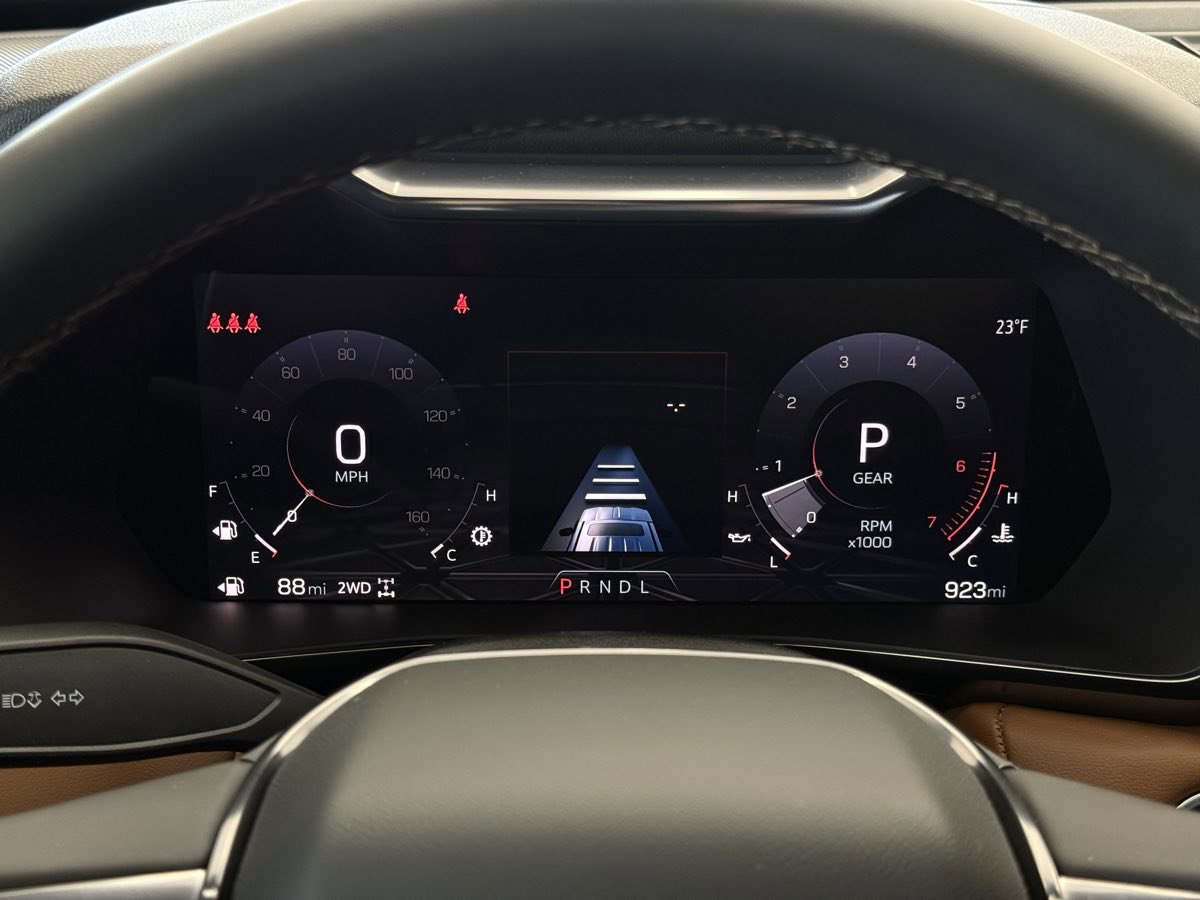 Used 2025 GMC Canyon AT4 w/ Technology Plus Package image 29