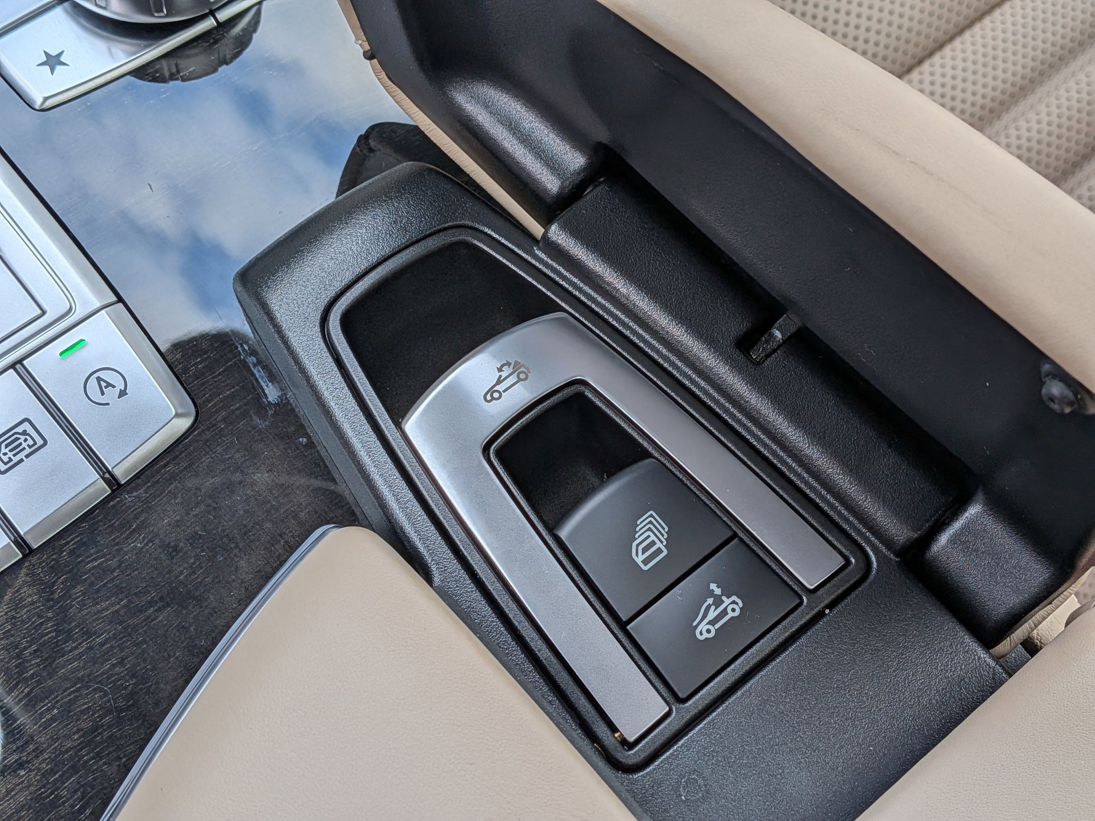 Used 2019 Mercedes-Benz SL 550 image 29