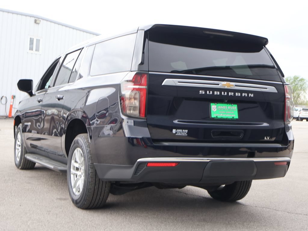 Used 2024 Chevrolet Suburban LT AWD/4WD image 3