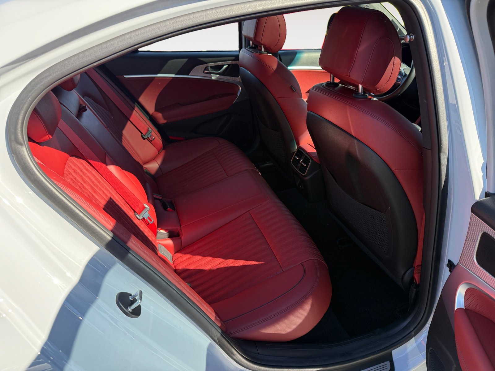 Used 2023 Genesis G70 2.0T w/ Sport Prestige Package image 18