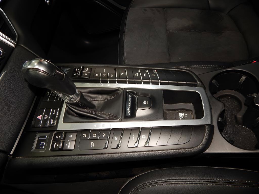 Used 2018 Porsche Macan Sport Edition image 24