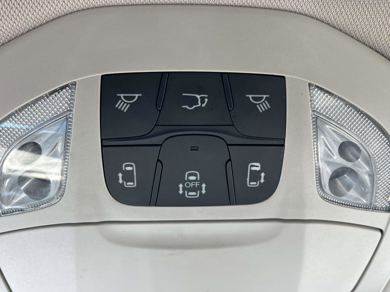 Used 2021 Chrysler Pacifica Limited AWD/4WD image 28