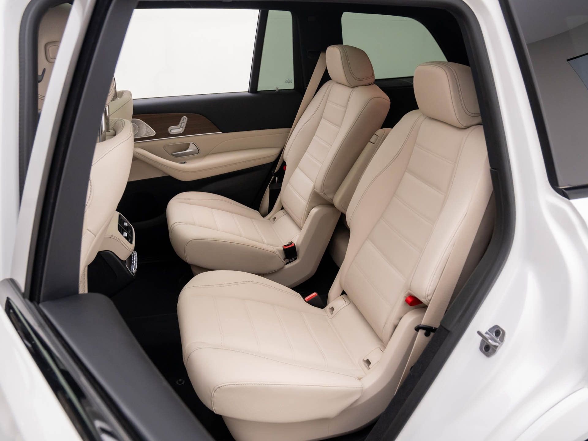 Used 2025 Mercedes-Benz GLS 450 4MATIC image 15