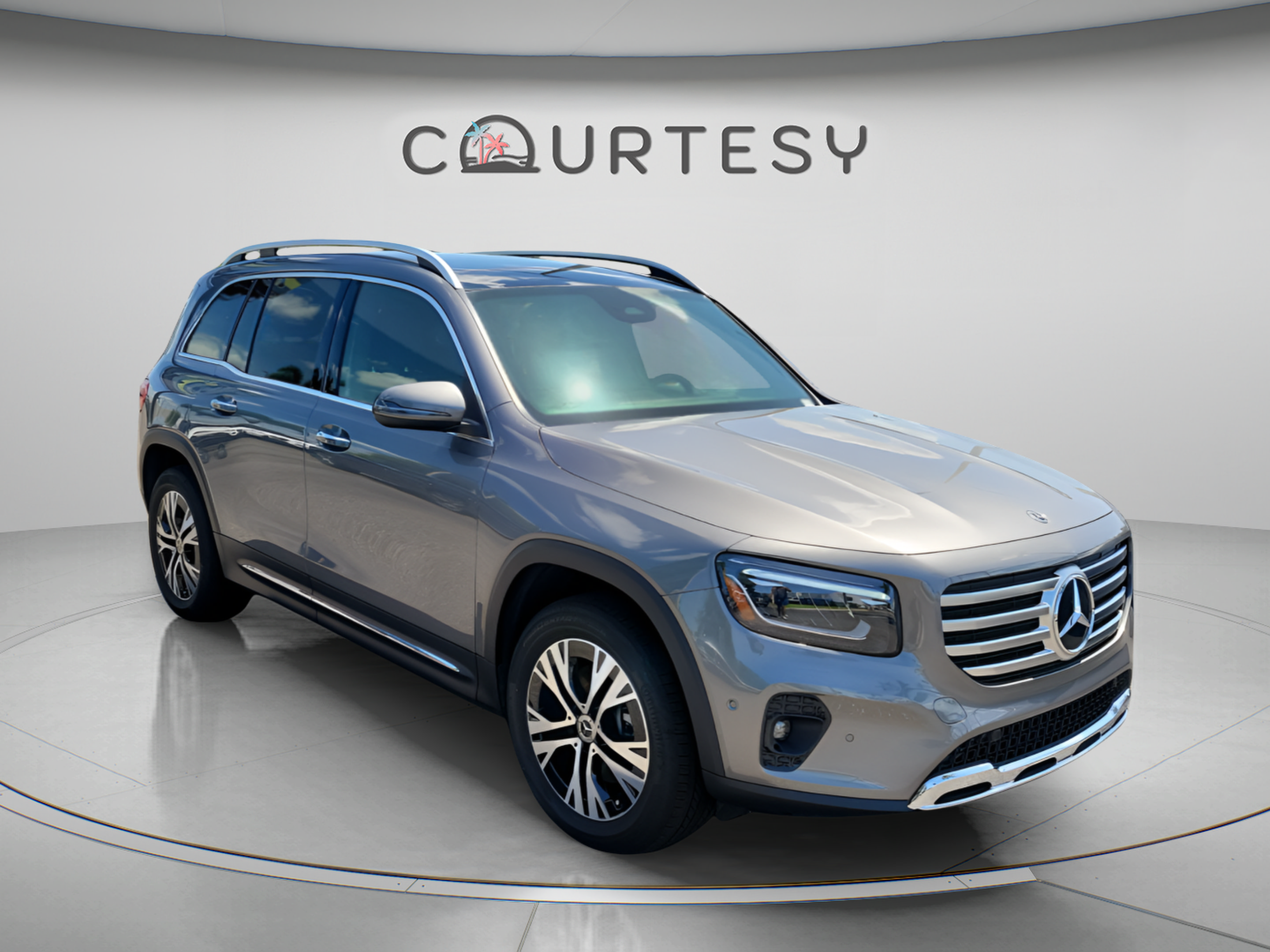 Used 2026 Mercedes-Benz GLB 250 w/ Exclusive Package image 4