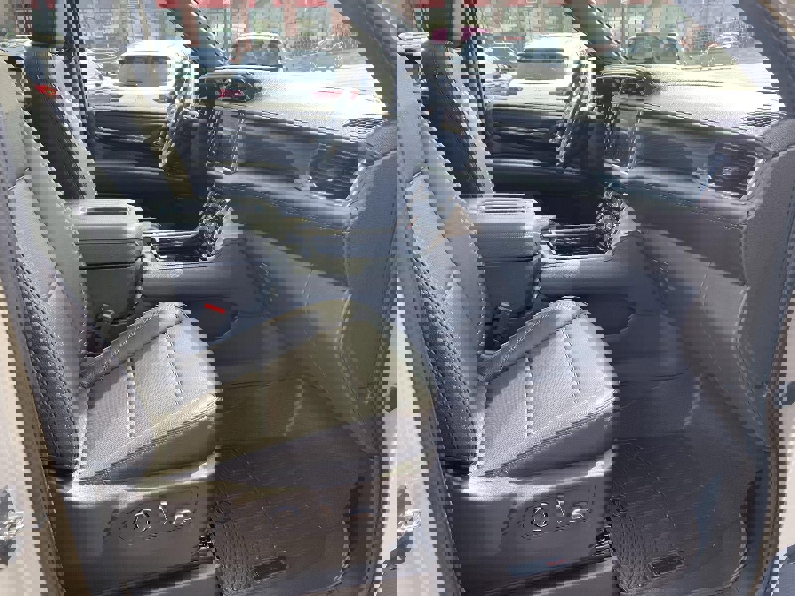 Used 2021 GMC Yukon Denali w/ Denali Premium Package image 38