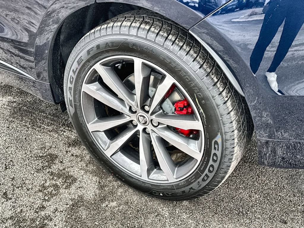 Used 2025 Jaguar F-PACE R-Dynamic S AWD/4WD image 11