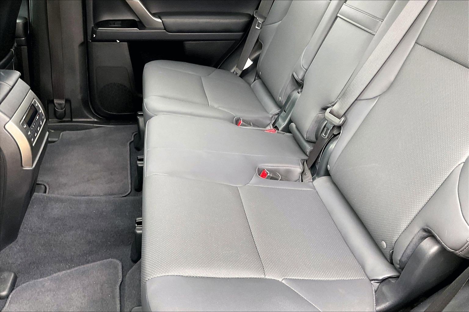 Used 2022 Lexus GX 460 Premium image 17