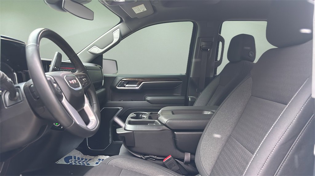 Used 2025 GMC Sierra 1500 Elevation image 13