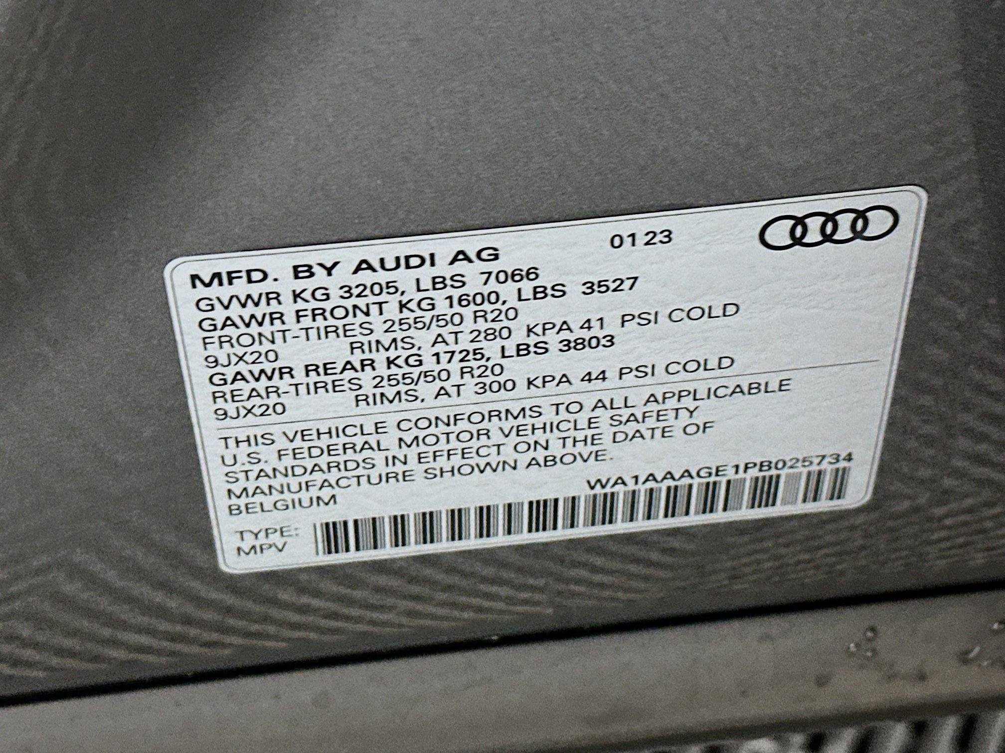 Used 2023 Audi e-tron Premium w/ Convenience Plus Package AWD/4WD image 12