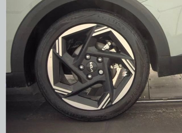 Certified 2025 Kia K4 EX FWD image 12