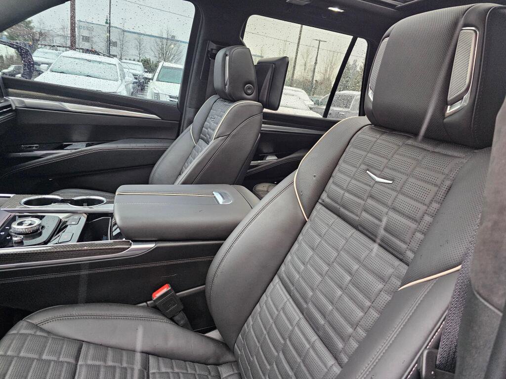 Used 2025 Cadillac Escalade V image 27