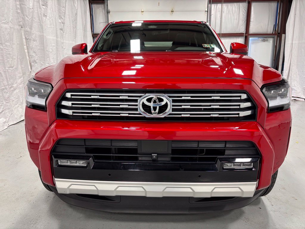 Used 2025 Toyota 4Runner Limited AWD/4WD image 2