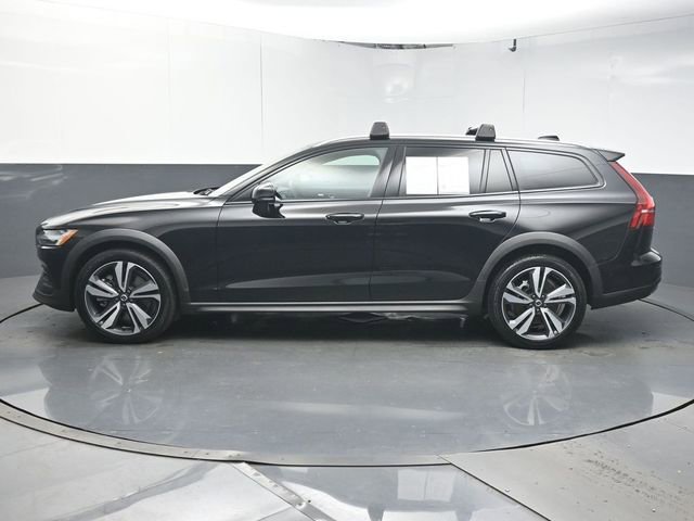 Used 2023 Volvo V60 B5 Cross Country Plus w/ Climate Package AWD/4WD image 5