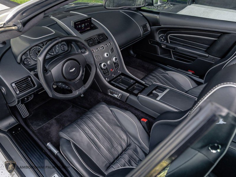 Used 2016 Aston Martin DB9 GT image 25