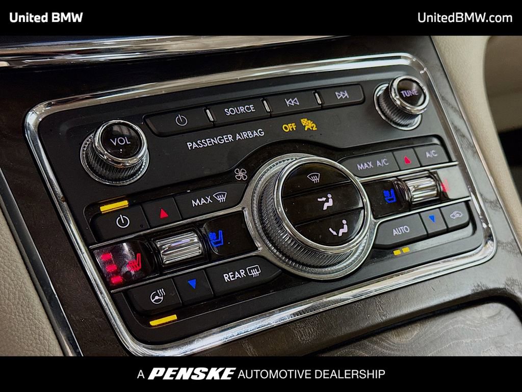 Used 2019 Lincoln Continental Reserve image 11