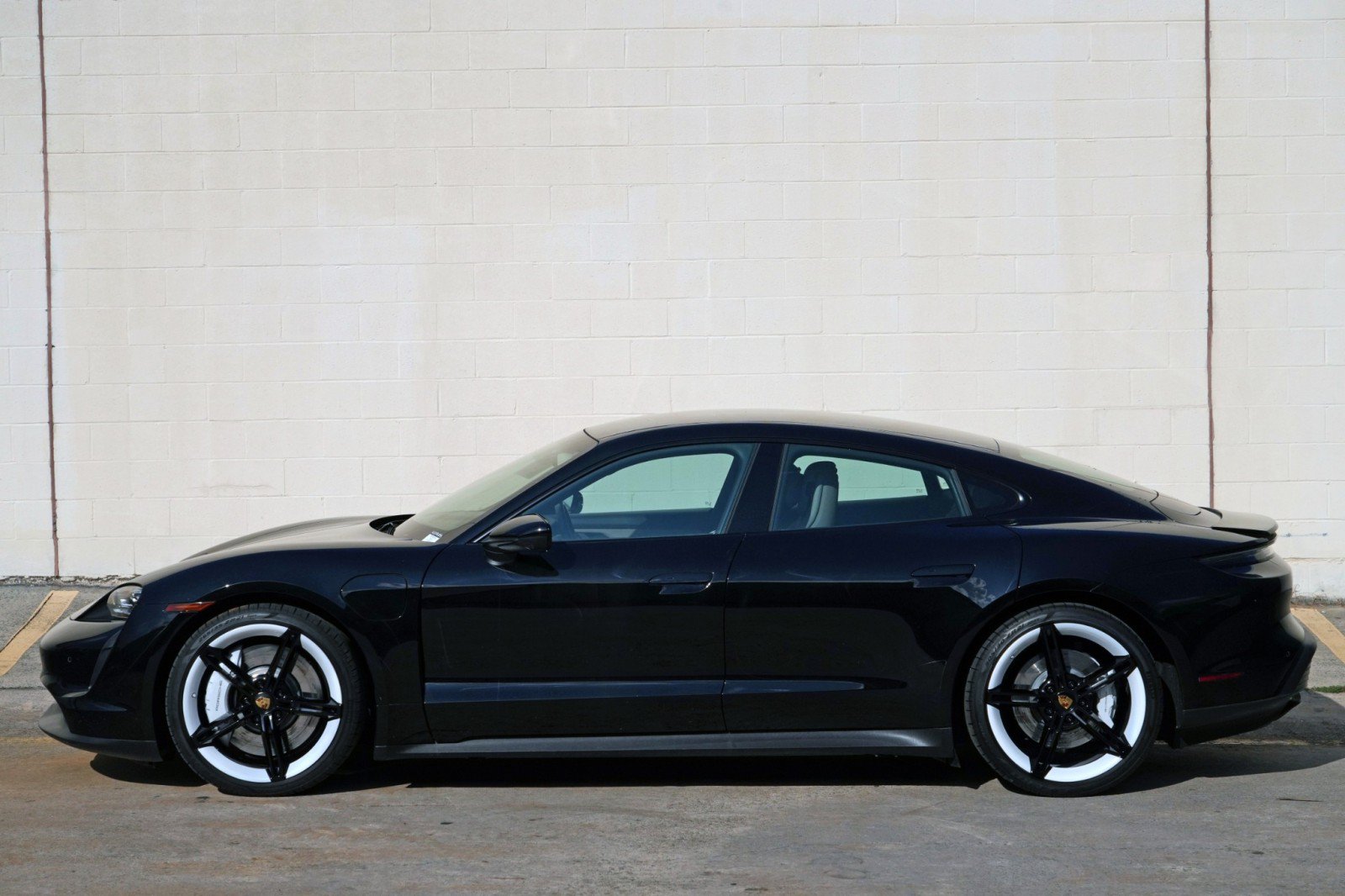 Used 2022 Porsche Taycan RWD image 50