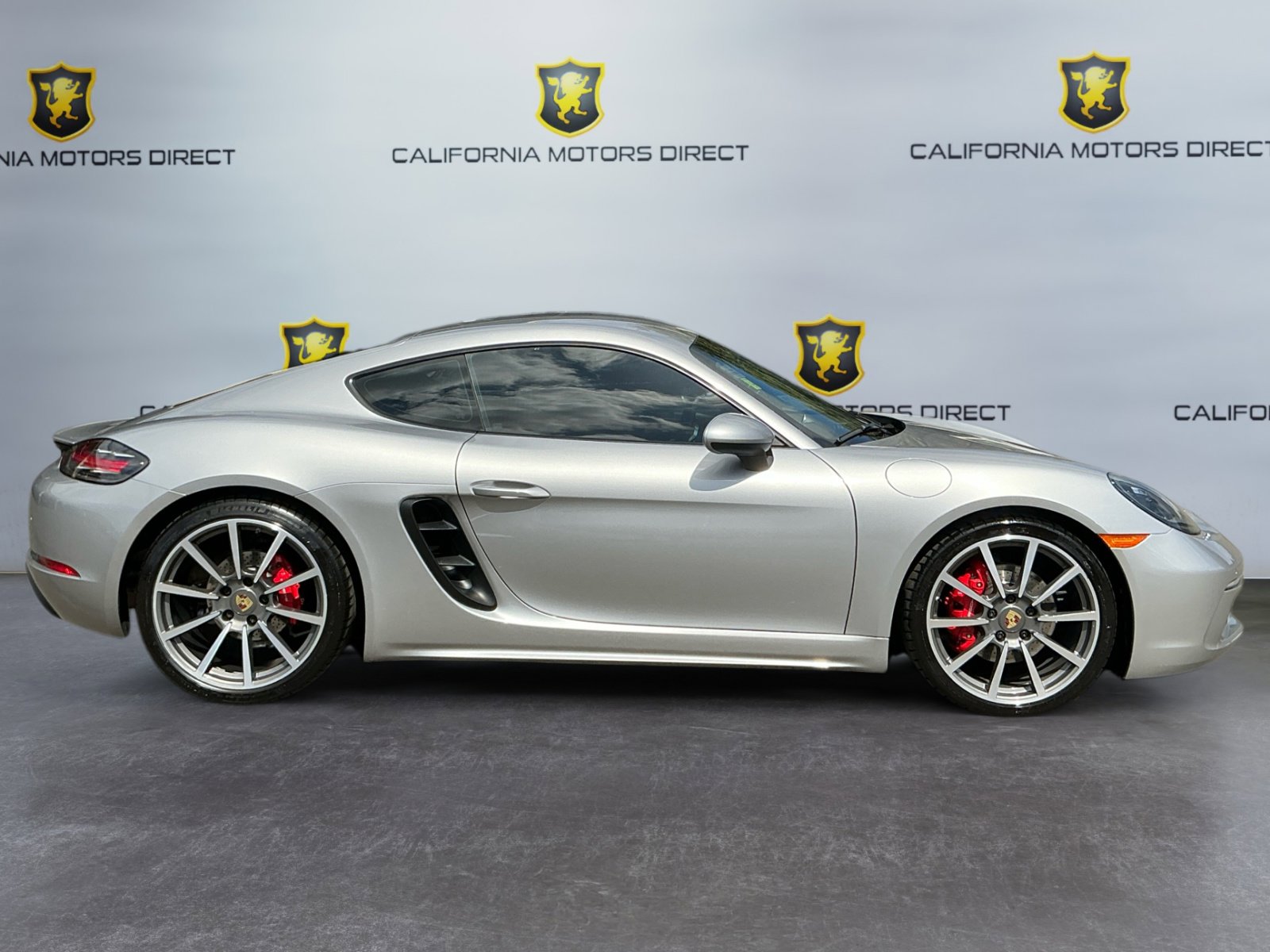 Used 2018 Porsche 718 Cayman S RWD image 4