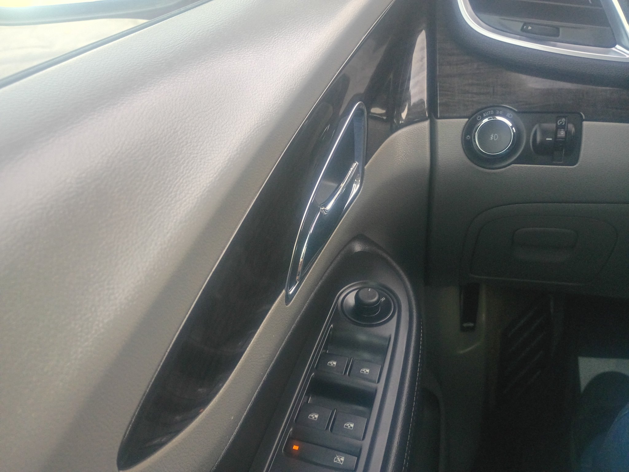 Used 2015 Buick Encore Leather AWD/4WD image 18